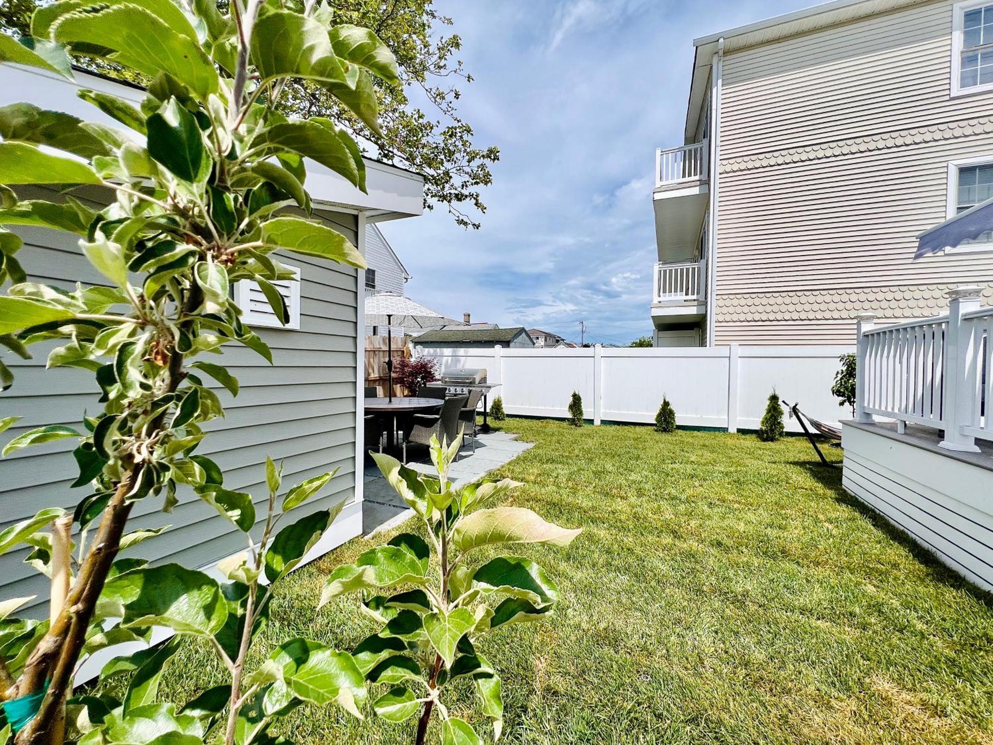 Unique Wildwood 3 Bedroom 1,5 Ba Entire House In The Heart Of Wildwood! Bagian luar foto